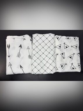 Upsimples Bamboo Muslin Swaddle Blankets 3-Pack Boho Arrows Teepee Black White